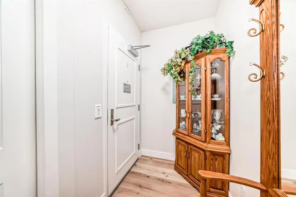 1005B Westmount Drive #111