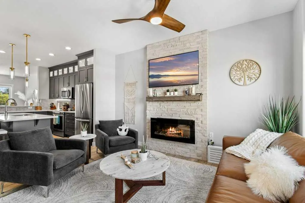 5210 Lakeshore Drive #113