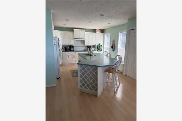 1065 East Chestermere Drive