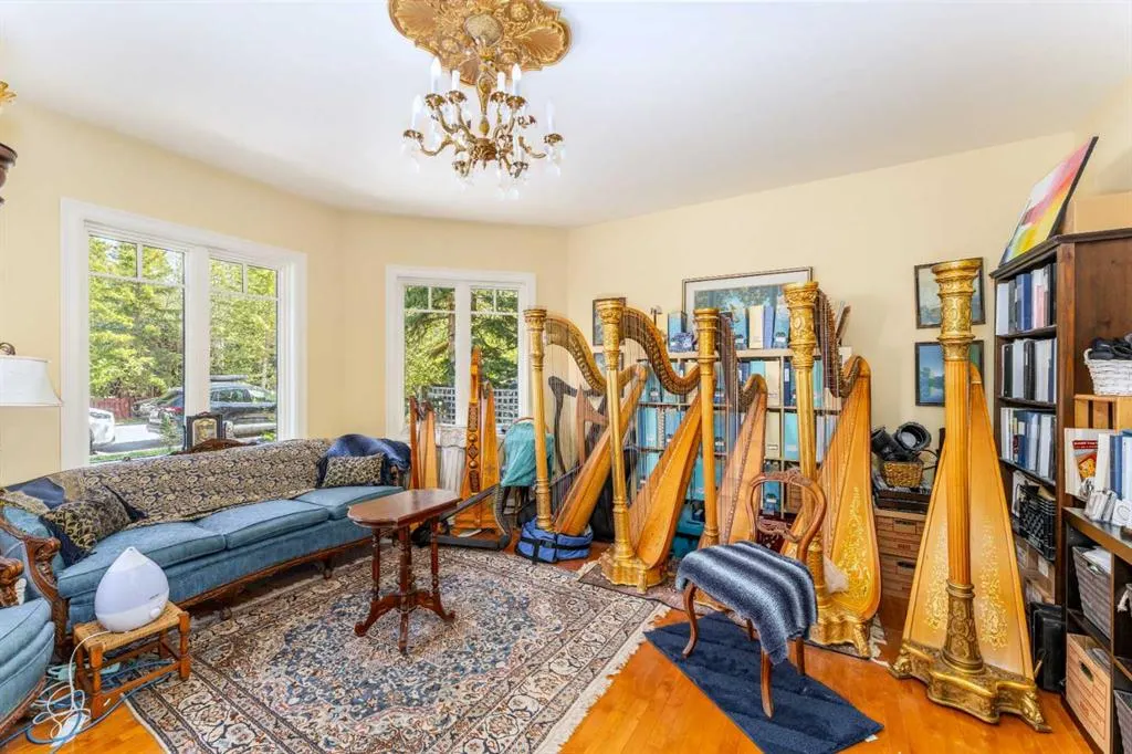 533 1st Street