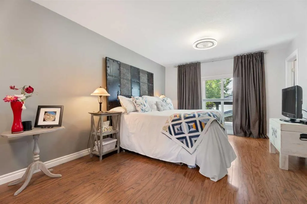 49 Lock Crescent
