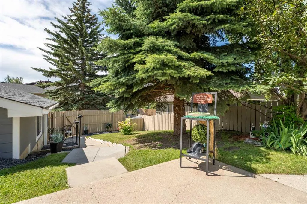 49 Lock Crescent