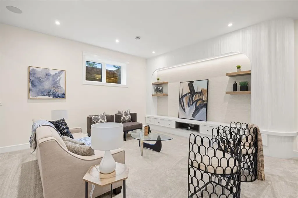 26 Varsplain Place NW