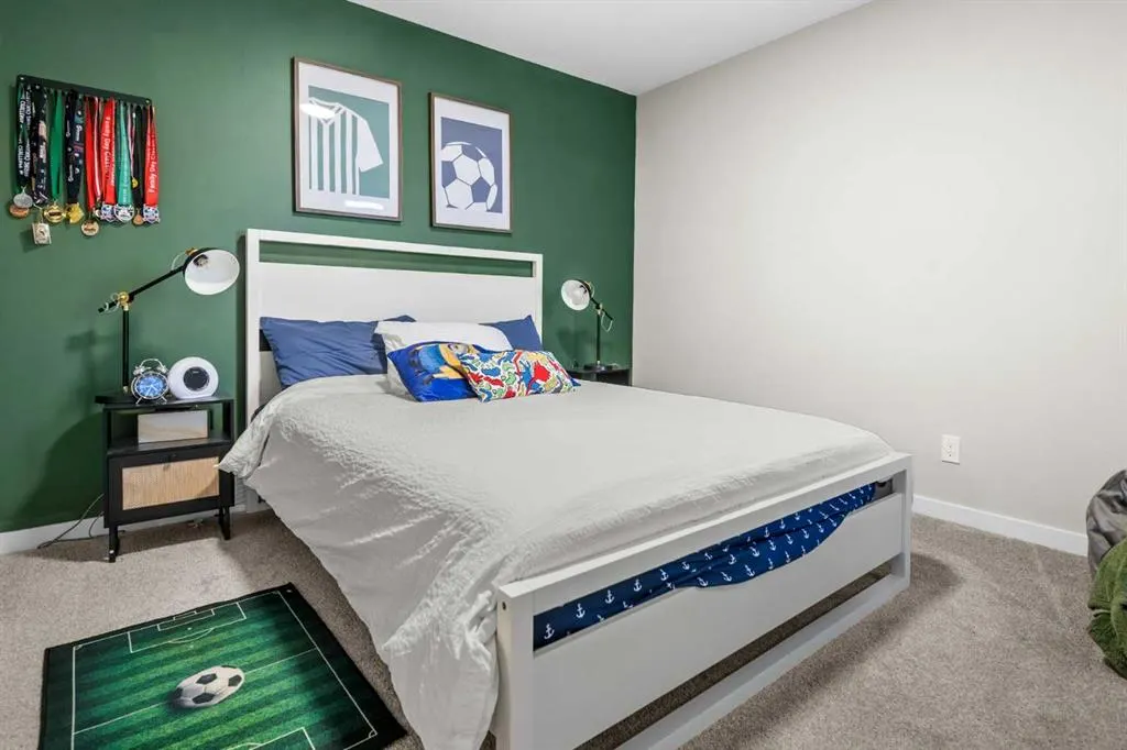 243 Silver Spruce Grove SW