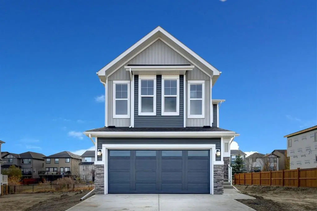 243 Silver Spruce Grove SW