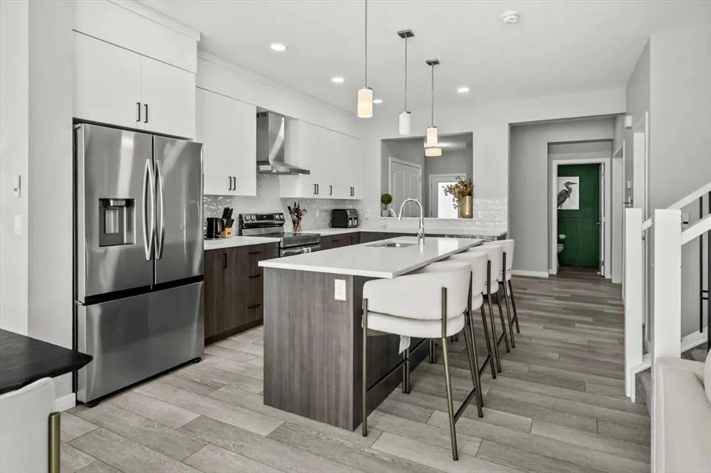 243 Silver Spruce Grove SW