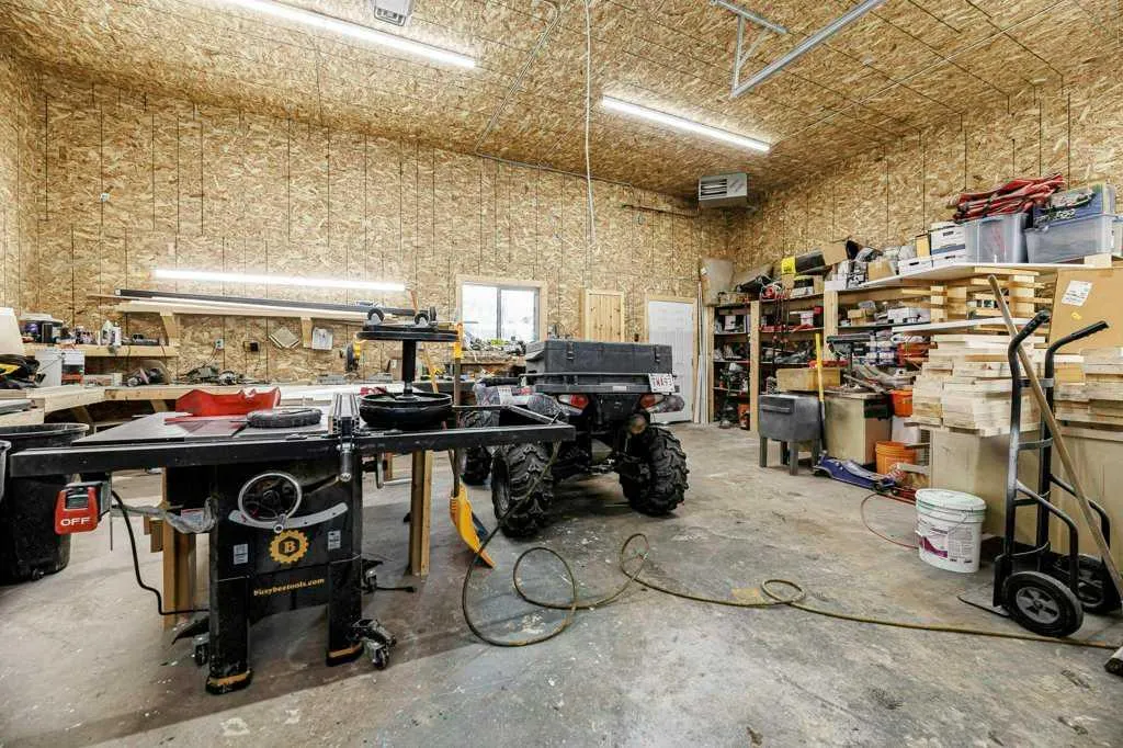 4836 49 Street