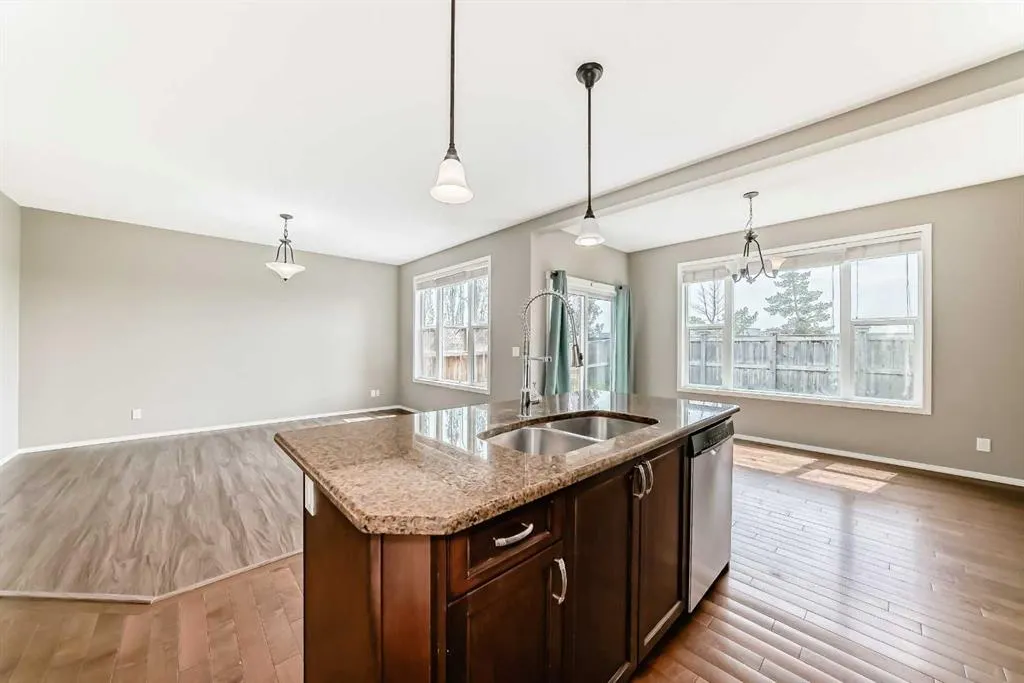196 Cranberry Circle SE