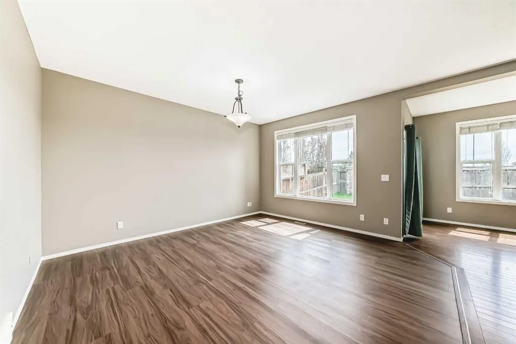 196 Cranberry Circle SE