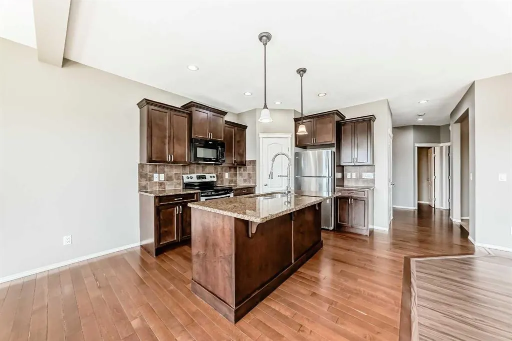 196 Cranberry Circle SE