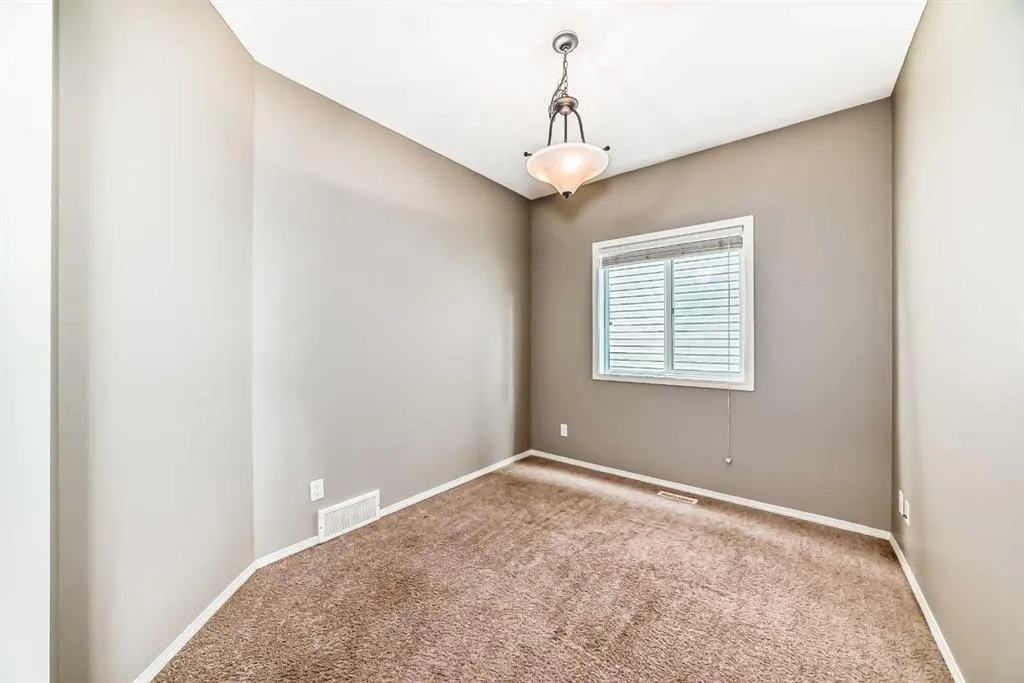 196 Cranberry Circle SE