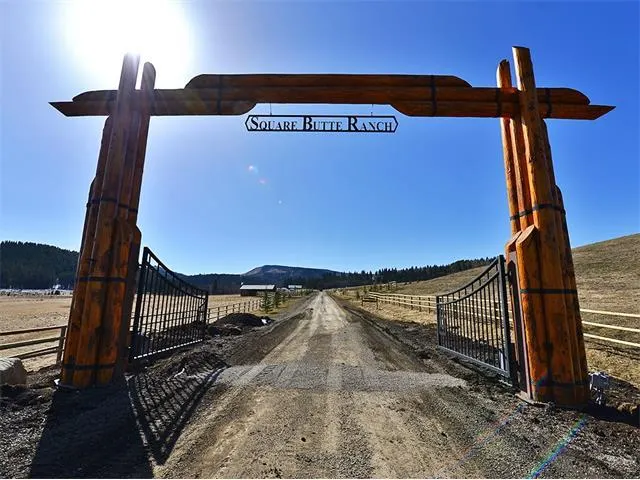 15 Kicking Horse Way