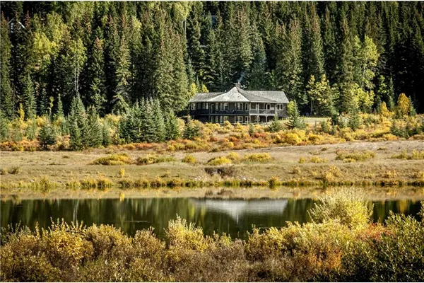 1 Moose Hollow