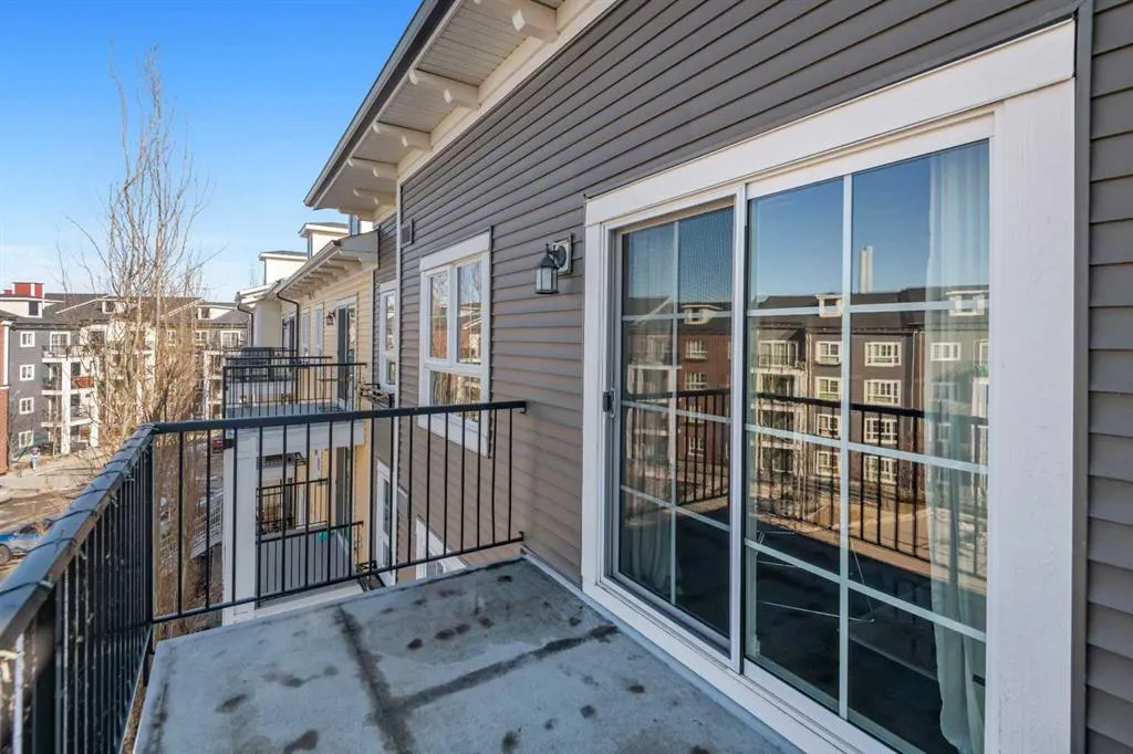 279 Copperpond Common SE #1403