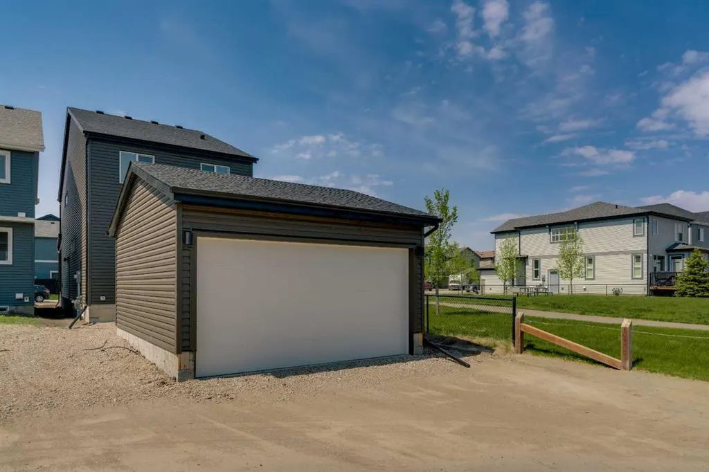 76 Heirloom Drive SE
