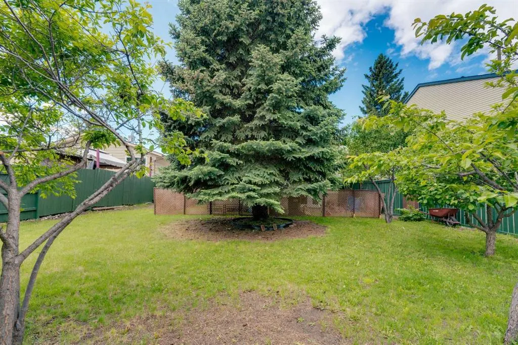 14 Radcliffe Crescent SE
