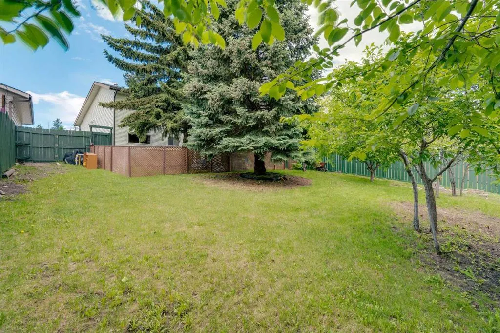 14 Radcliffe Crescent SE