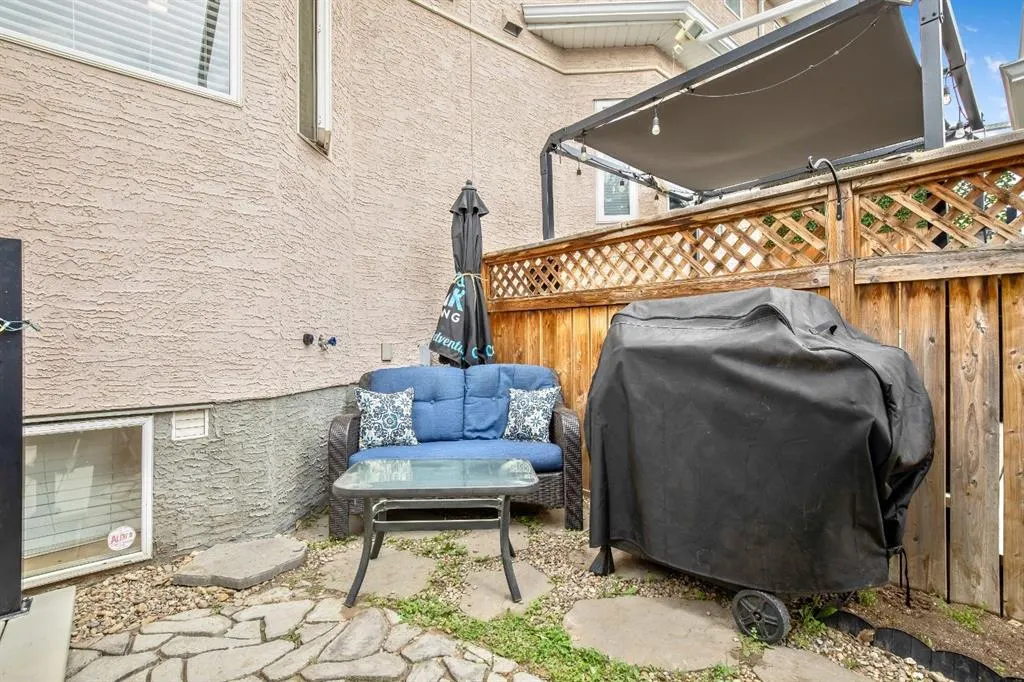 209 Strathcona Circle
