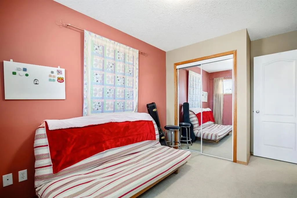209 Strathcona Circle