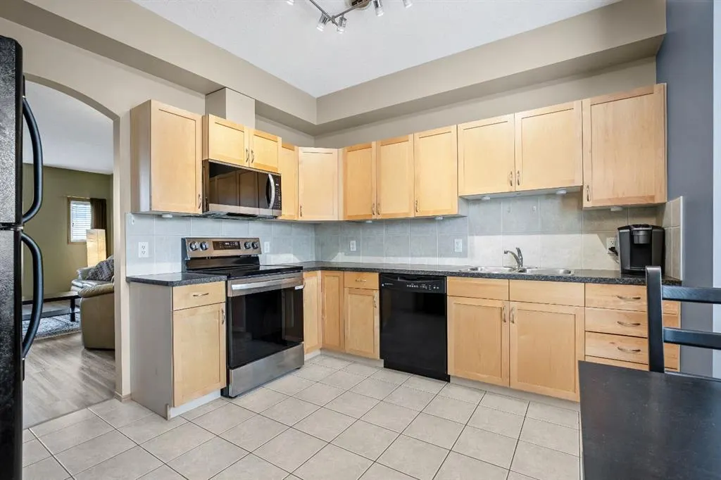 209 Strathcona Circle