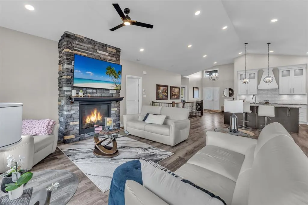 5052 Lakeshore Drive