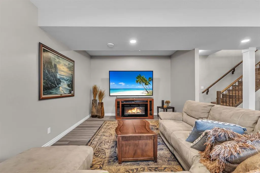5052 Lakeshore Drive
