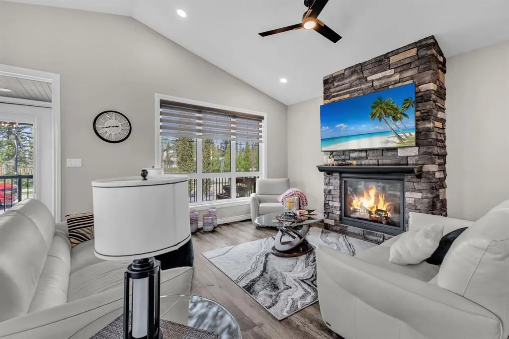 5052 Lakeshore Drive