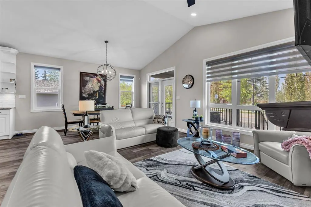 5052 Lakeshore Drive