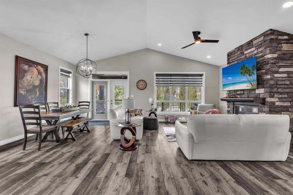 5052 Lakeshore Drive