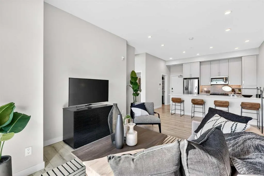 255 Les Jardins Park SE #410