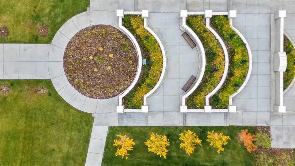 255 Les Jardins Park SE #410