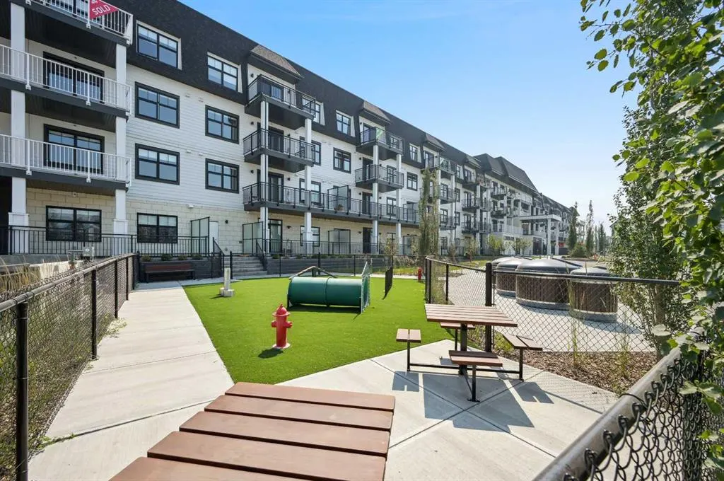 255 Les Jardins Park SE #423