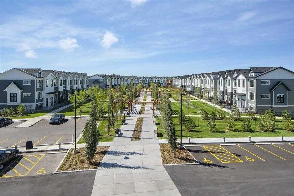 255 Les Jardins Park SE #423