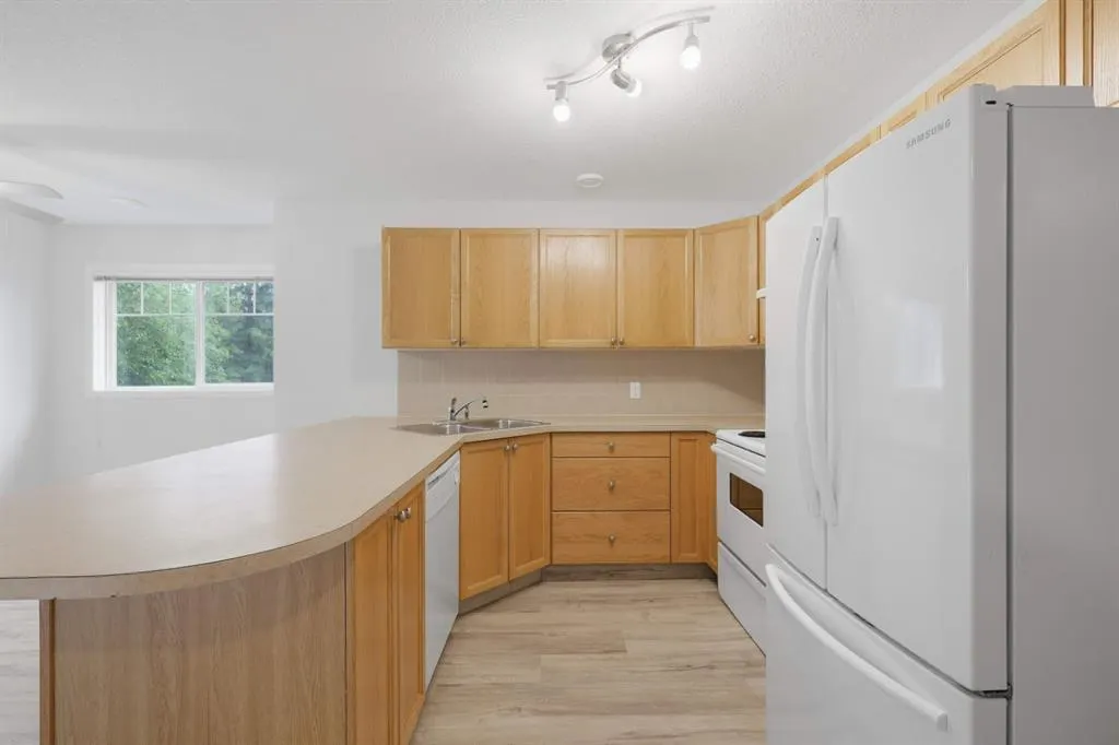 5220 50A Avenue #1103