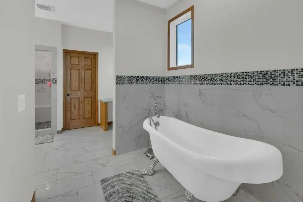 242017 Township Road 232