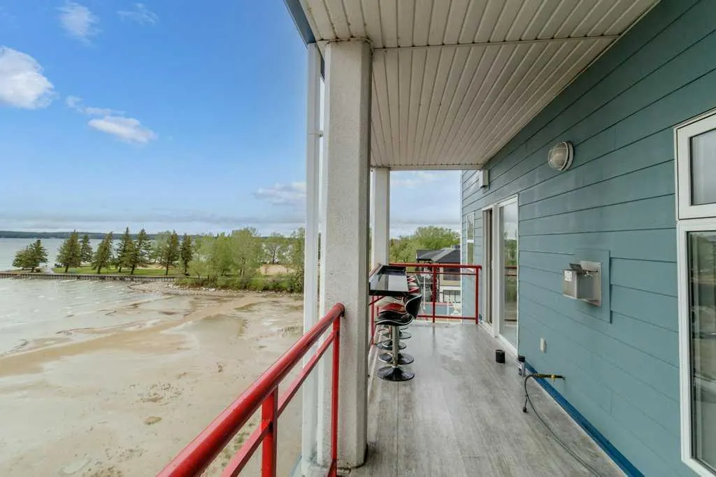 5100 Lakeshore Drive #401