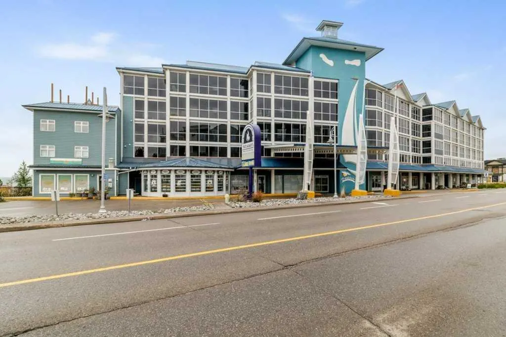 5100 Lakeshore Drive #401