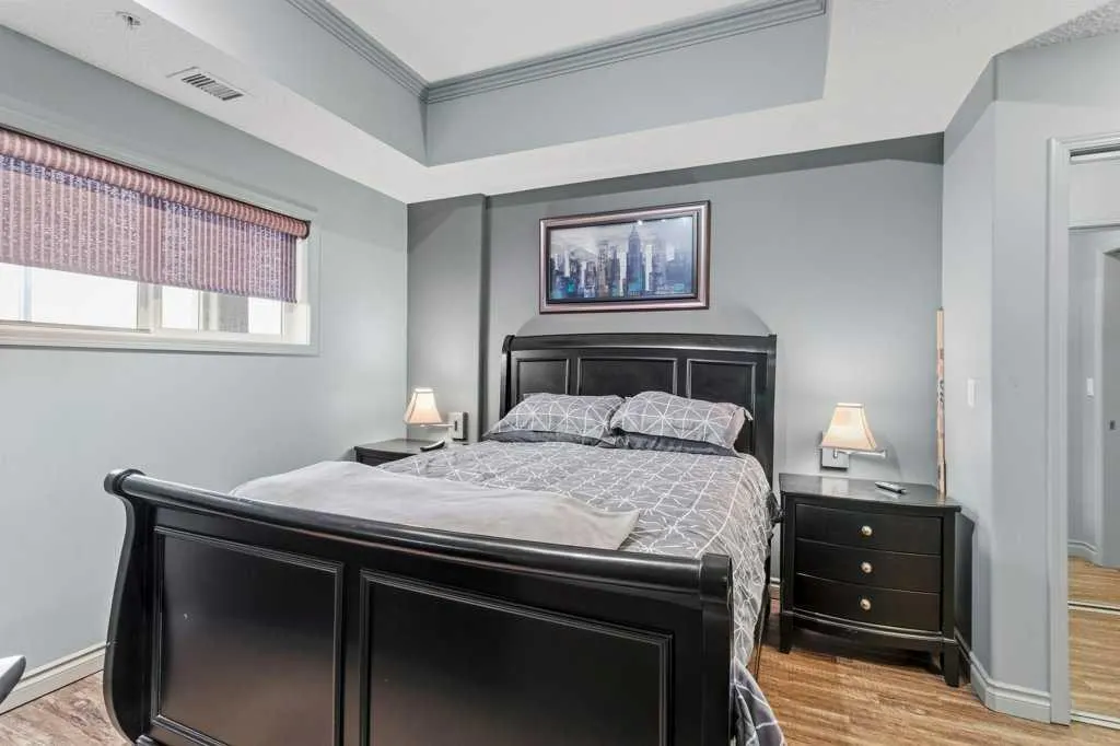 5100 Lakeshore Drive #401
