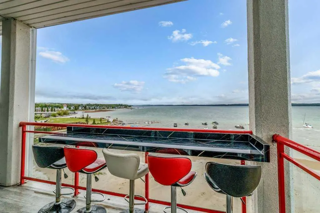 5100 Lakeshore Drive #401