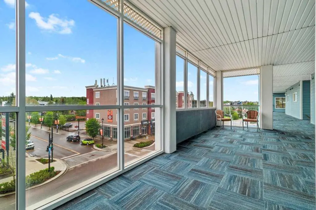 5100 Lakeshore Drive #401