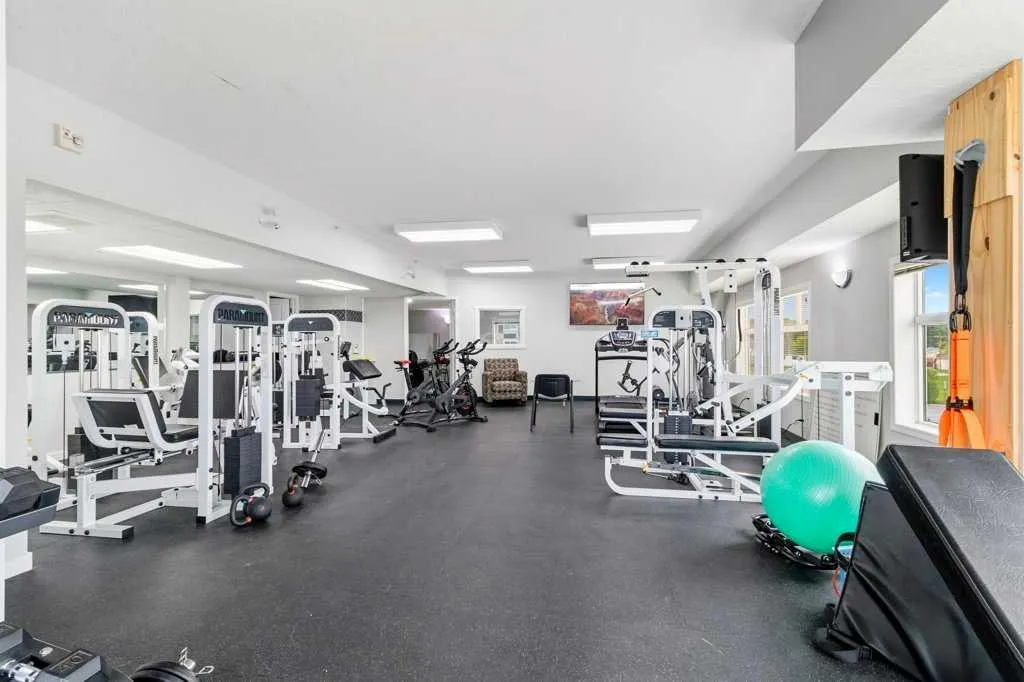 5100 Lakeshore Drive #401