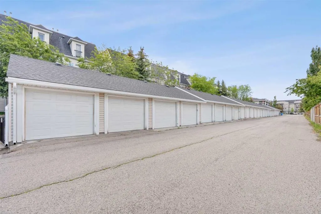 29 Springborough Boulevard SW #21