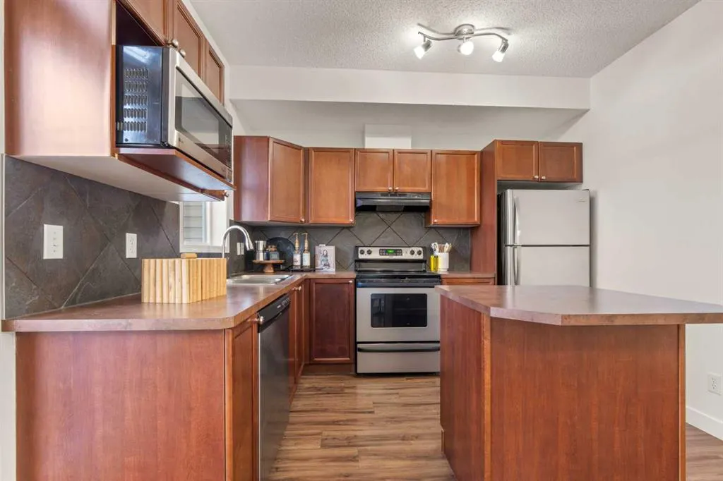 29 Springborough Boulevard SW #21