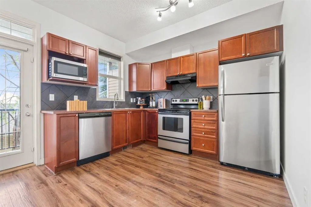 29 Springborough Boulevard SW #21