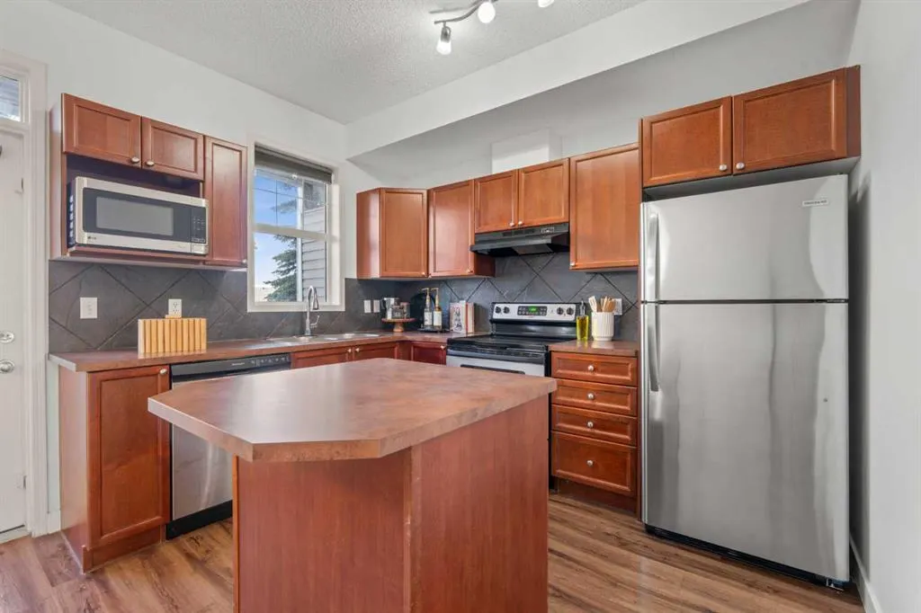 29 Springborough Boulevard SW #21