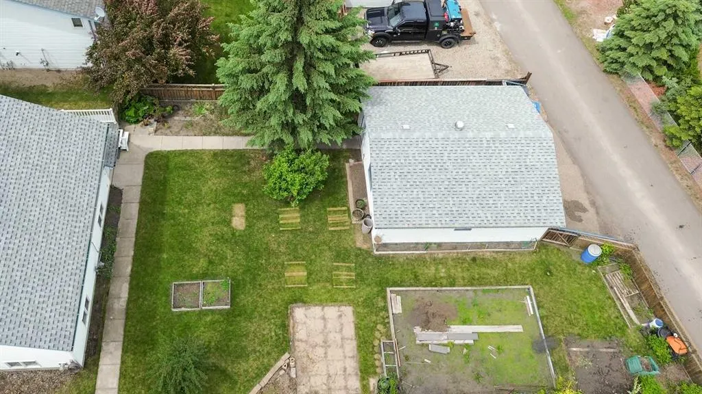 6014 44 Street Crescent