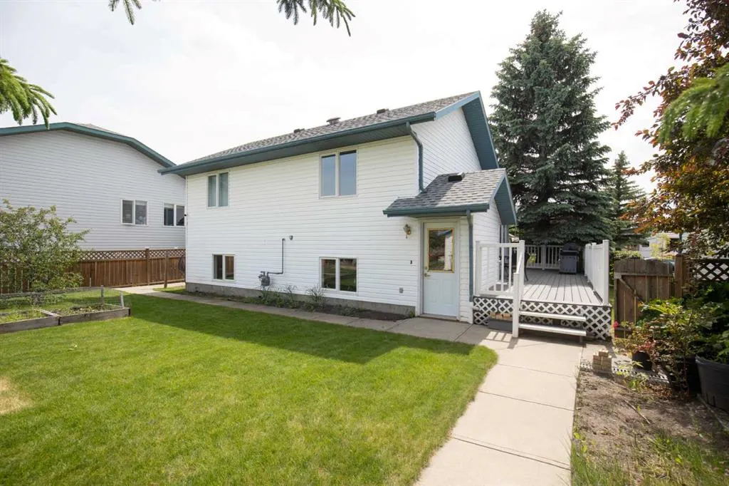 6014 44 Street Crescent