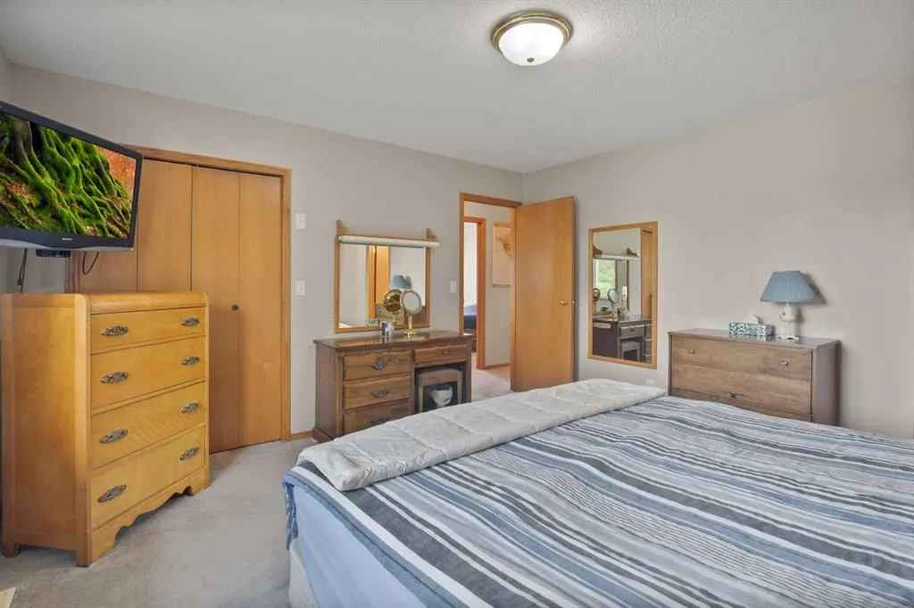 6014 44 Street Crescent
