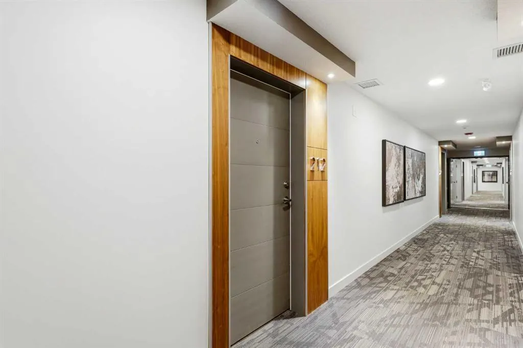 122 Mahogany Centre SE #212