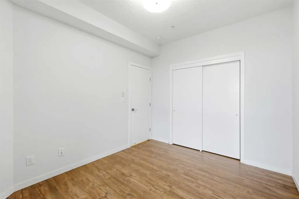 122 Mahogany Centre SE #212